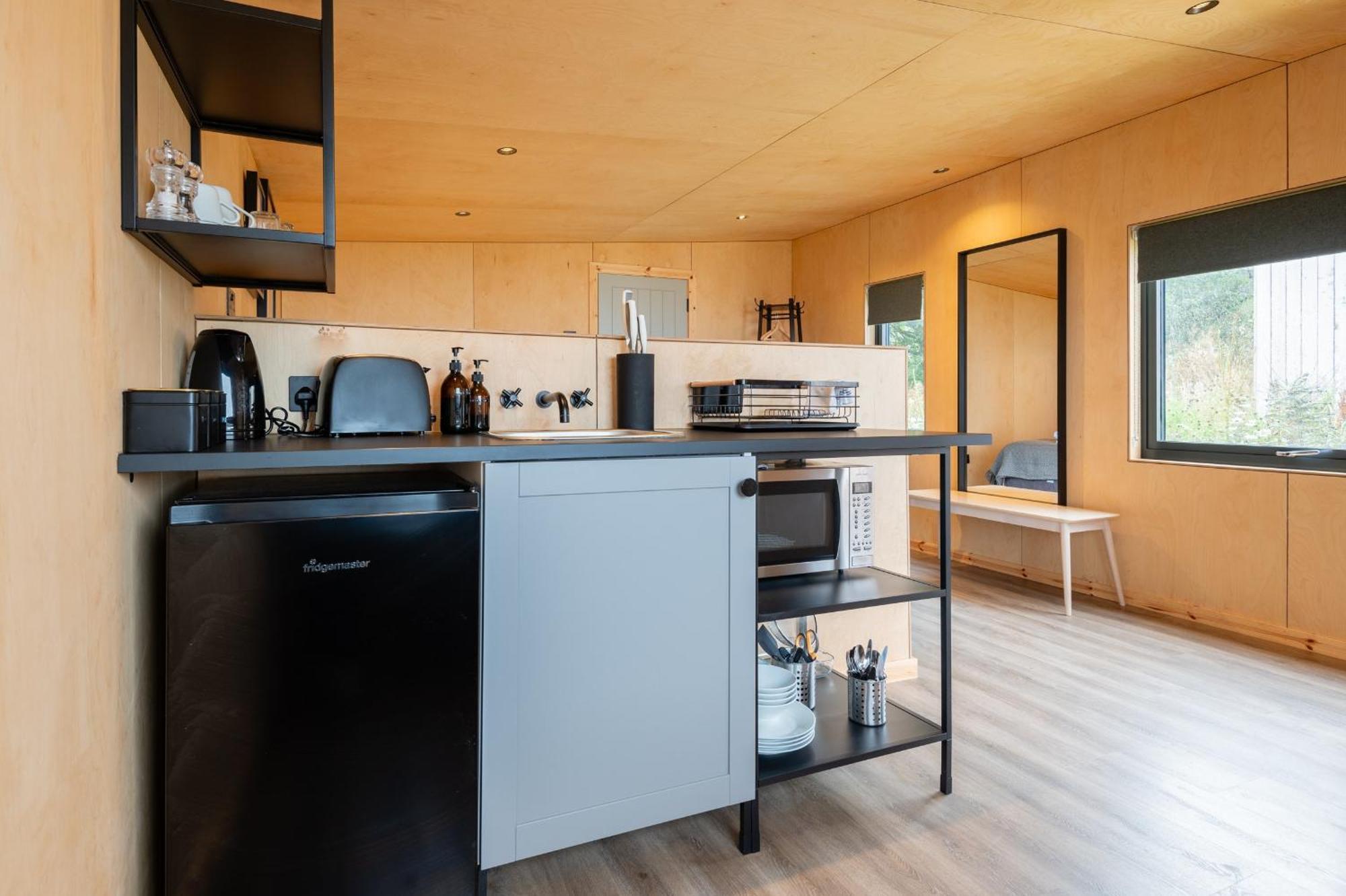 Rustic Cabins, Sea Views From Rewilded Farm With Highland Cows St Andrews Zewnętrze zdjęcie