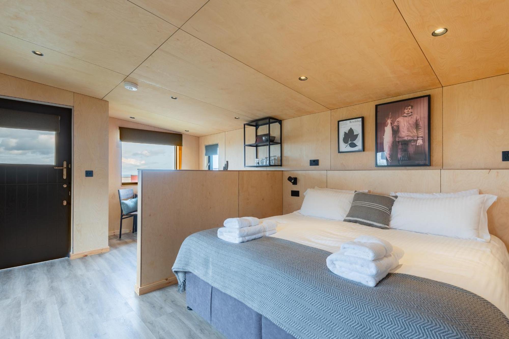 Rustic Cabins, Sea Views From Rewilded Farm With Highland Cows St Andrews Zewnętrze zdjęcie